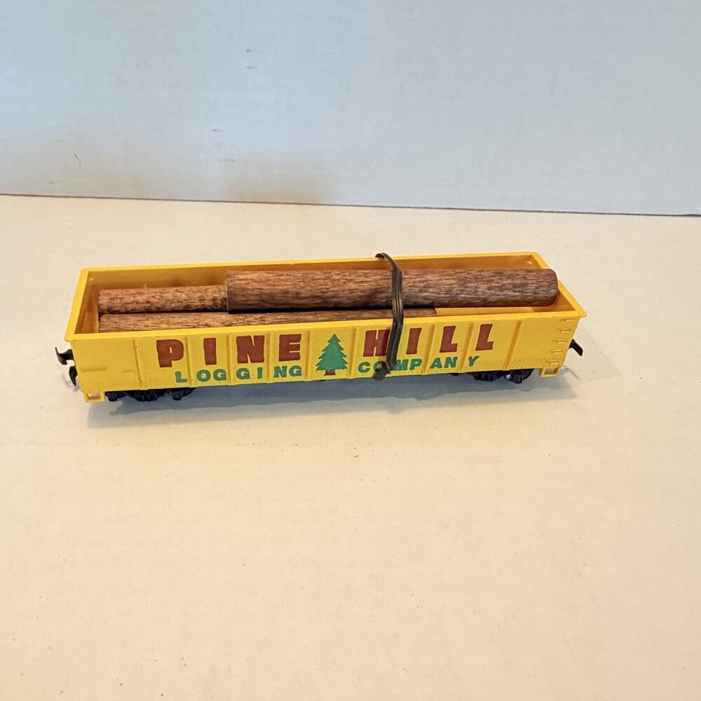 Vintage HO SCALE SET OF 9 LOOSE ROLLING STOCK Car, Tankers Etc - Picture 10 of 11
